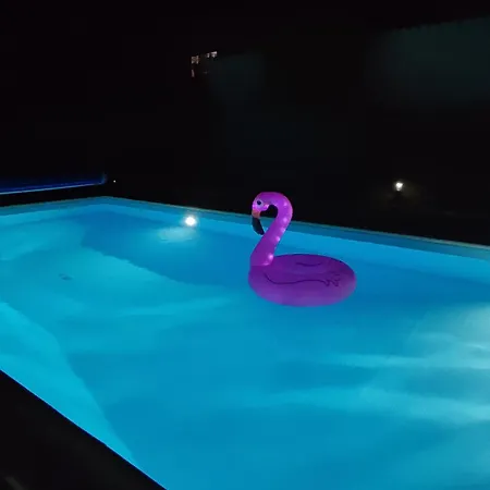 Hébergement de vacances Indépendant, Climatisé, Piscine Rien Que Pour Vous, Classé 2 étoiles *