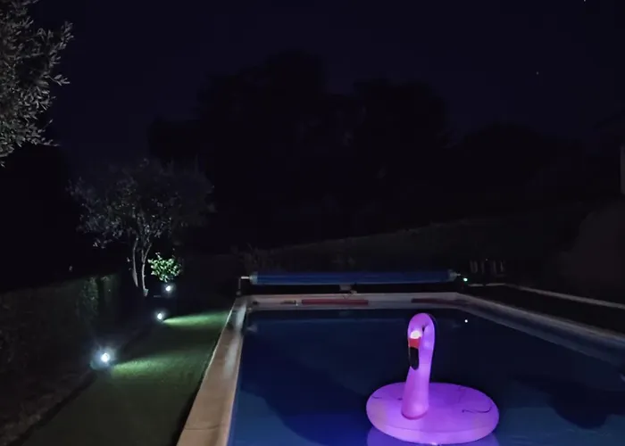 Independant, Climatise, Piscine Rien Que Pour Vous, Classe 2 Etoiles Casa de Férias Ucel